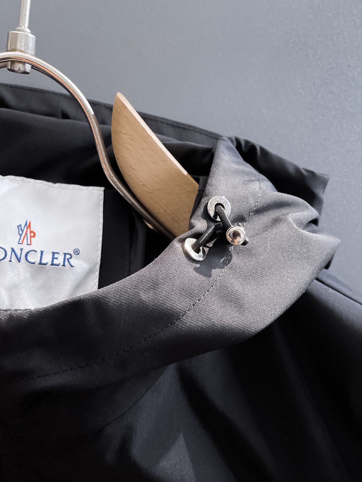 Hoodies & Sweatshirts