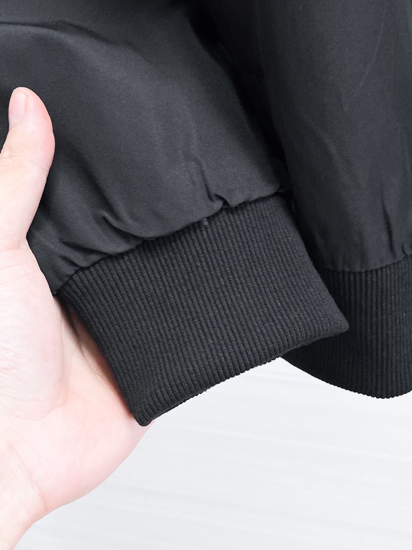 Hoodies & Sweatshirts