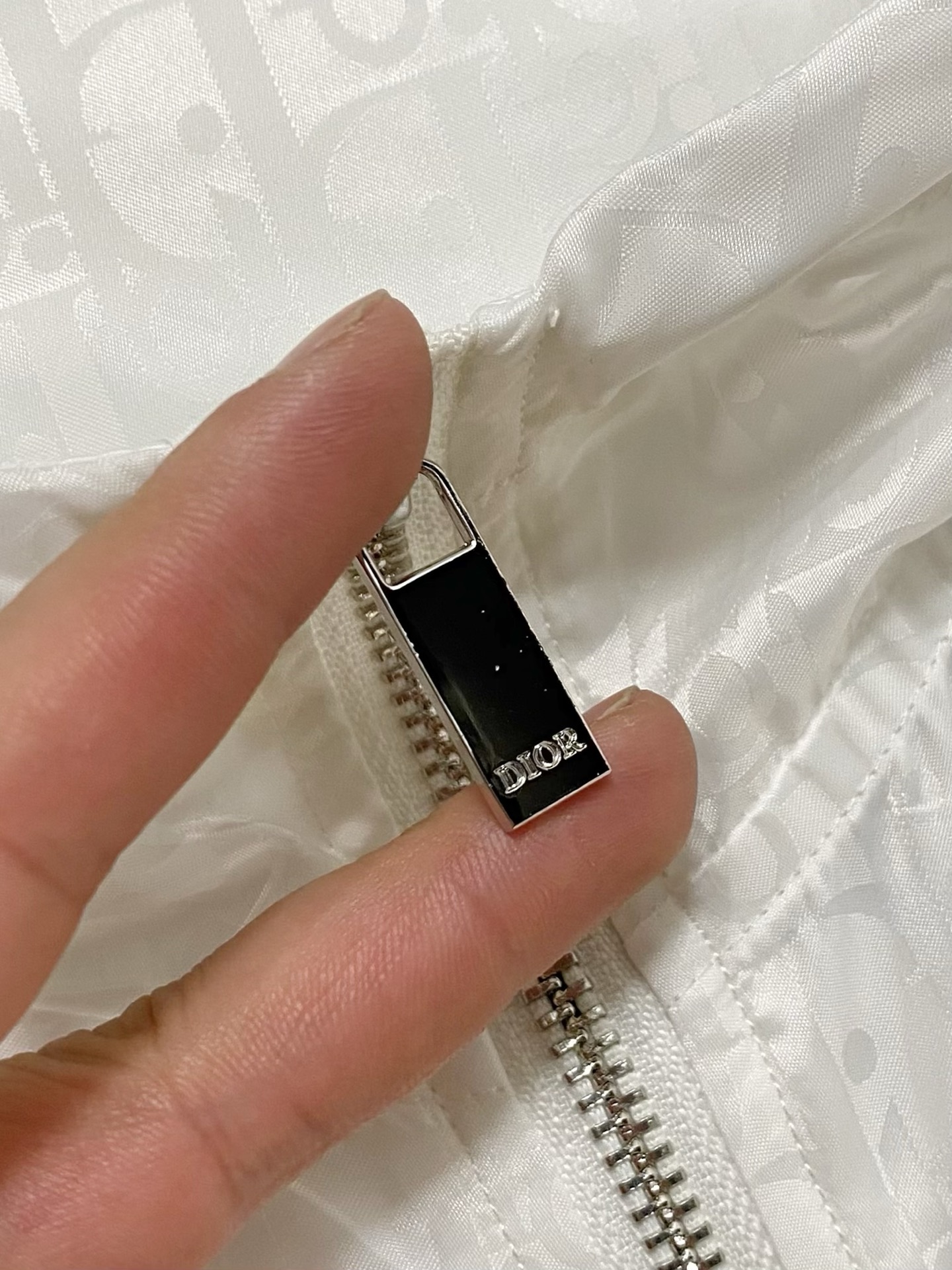 Hoodies & Sweatshirts