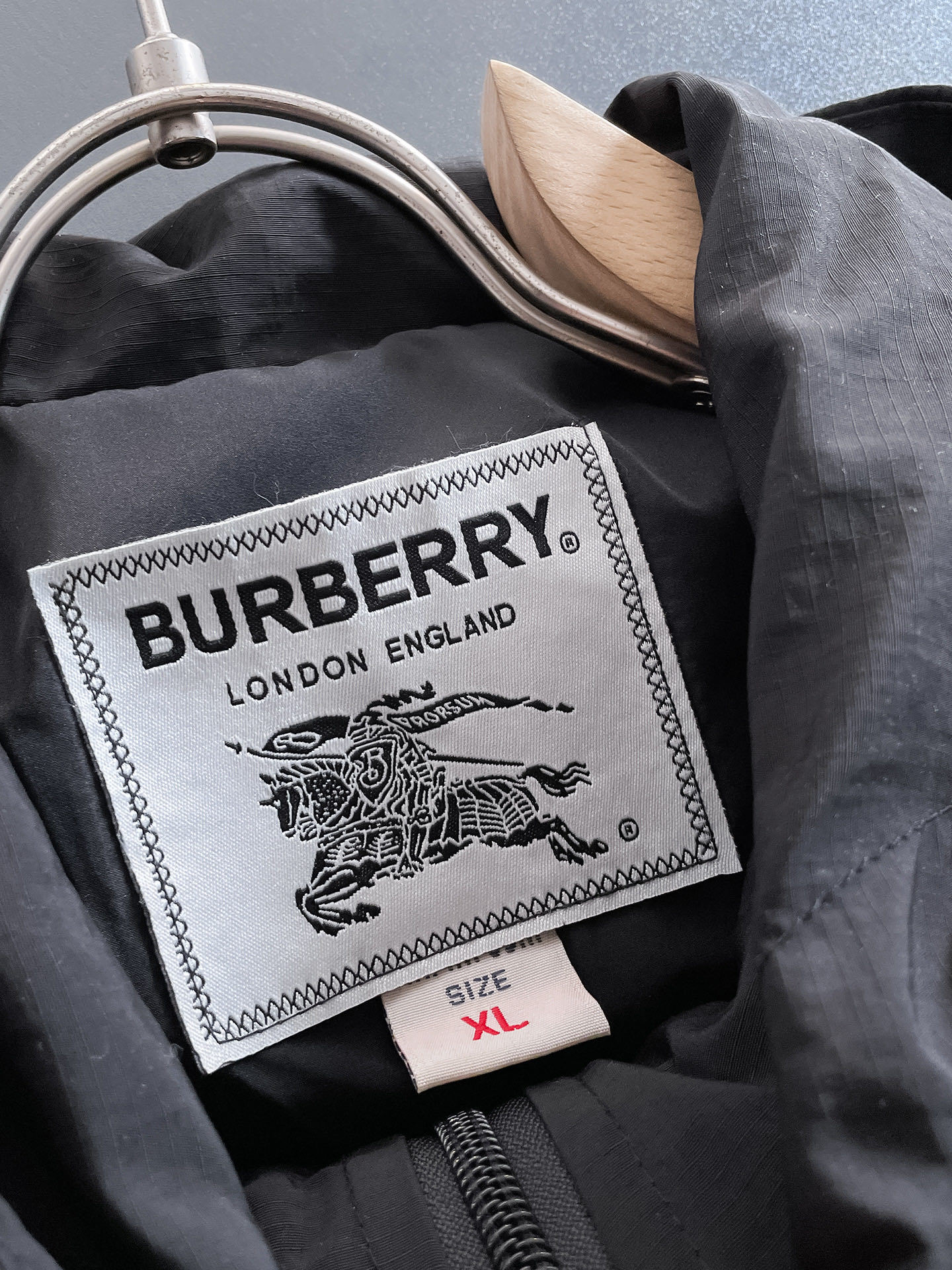 Hoodies & Sweatshirts