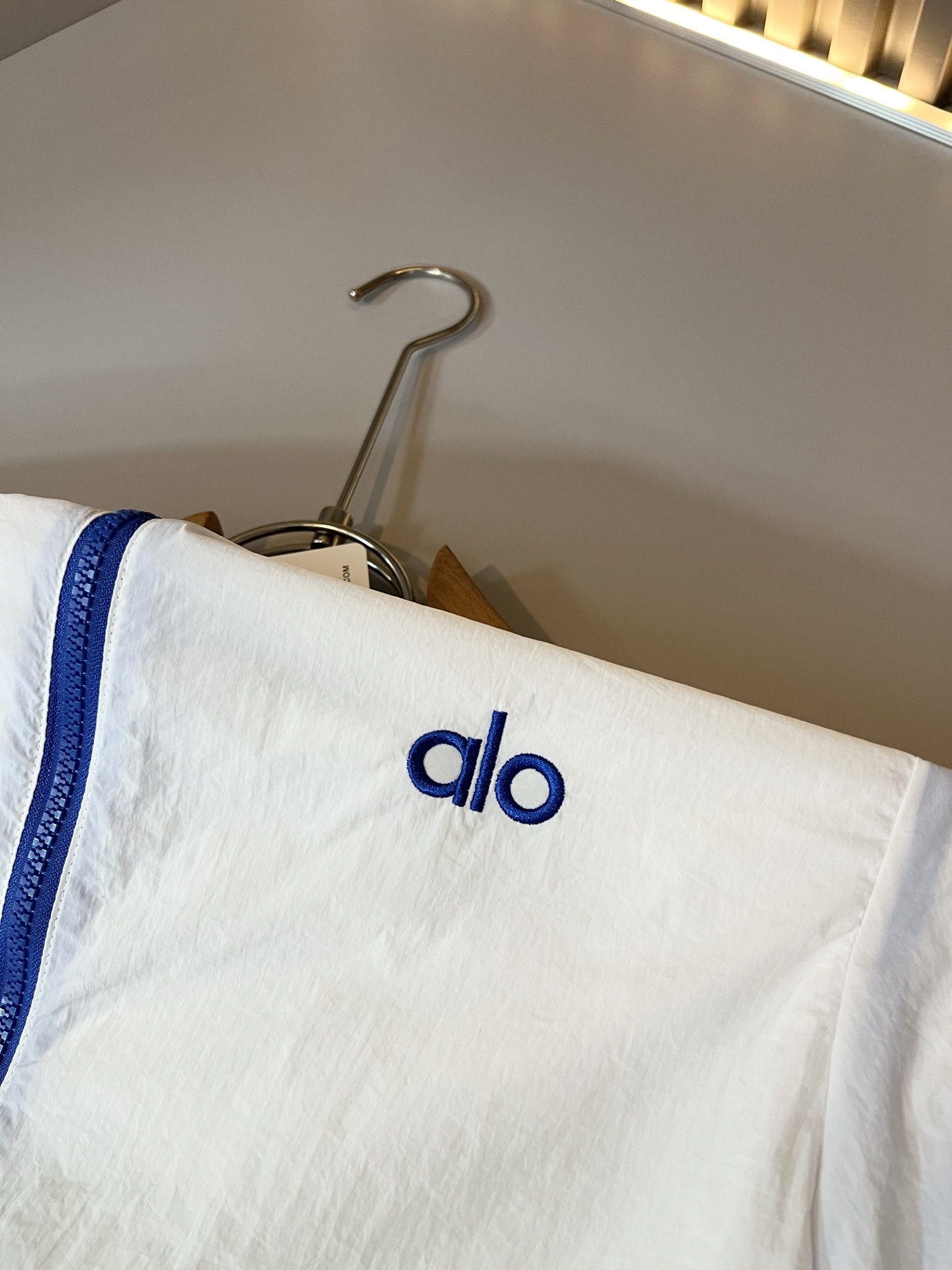 Hoodies & Sweatshirts