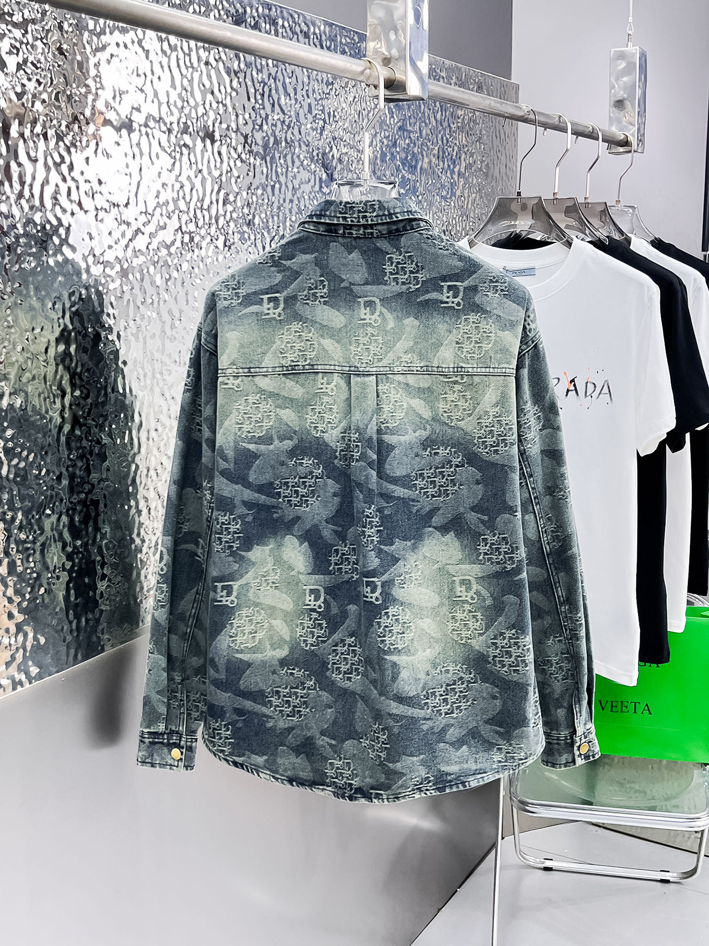 Coats & Jackets