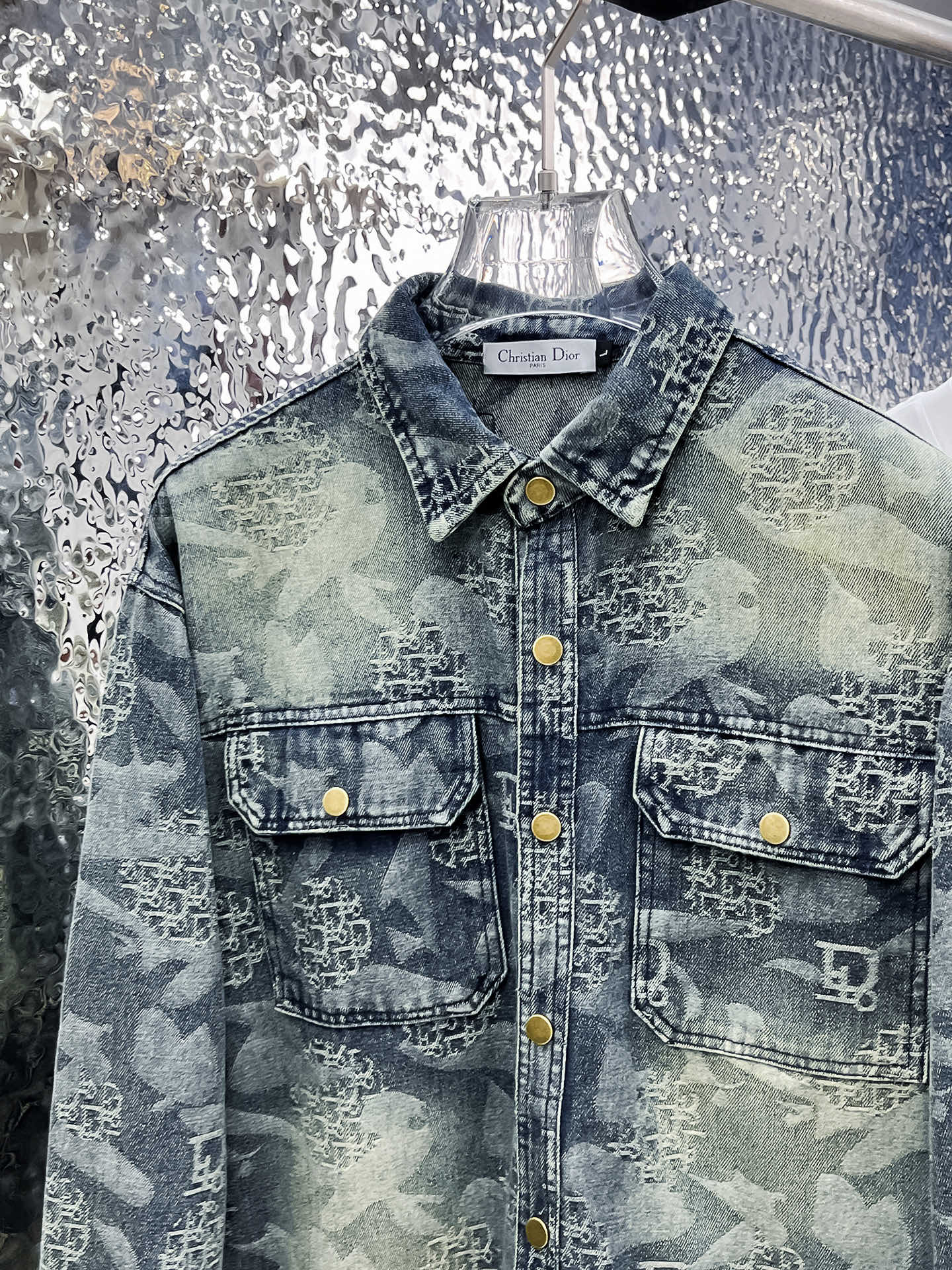 Coats & Jackets