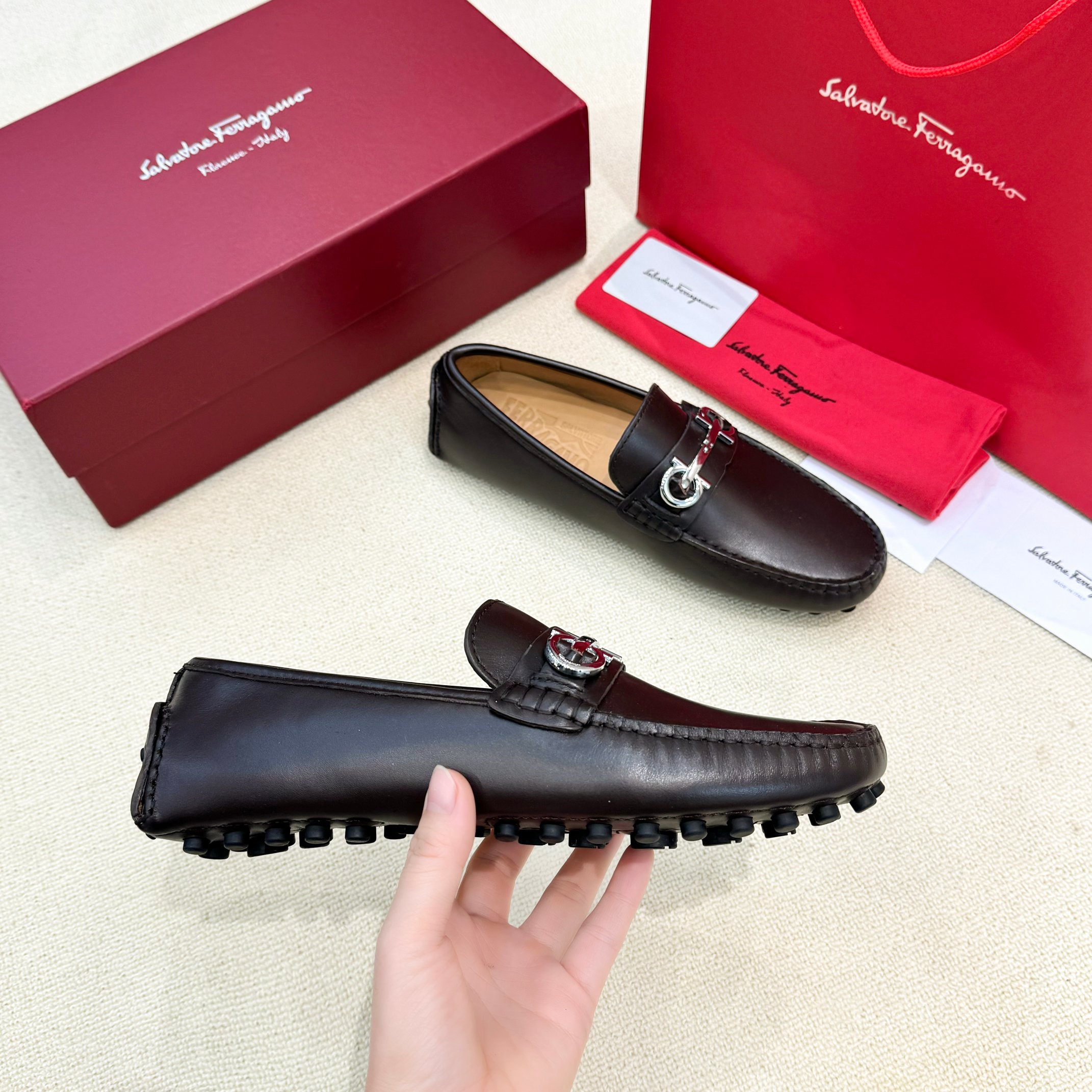 FerragamoSHOES
