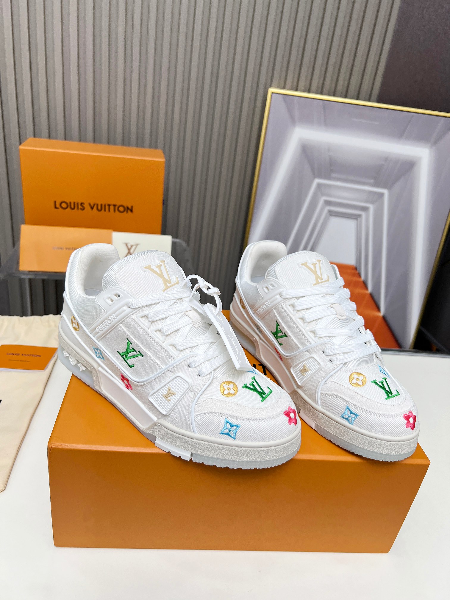 LVShoes