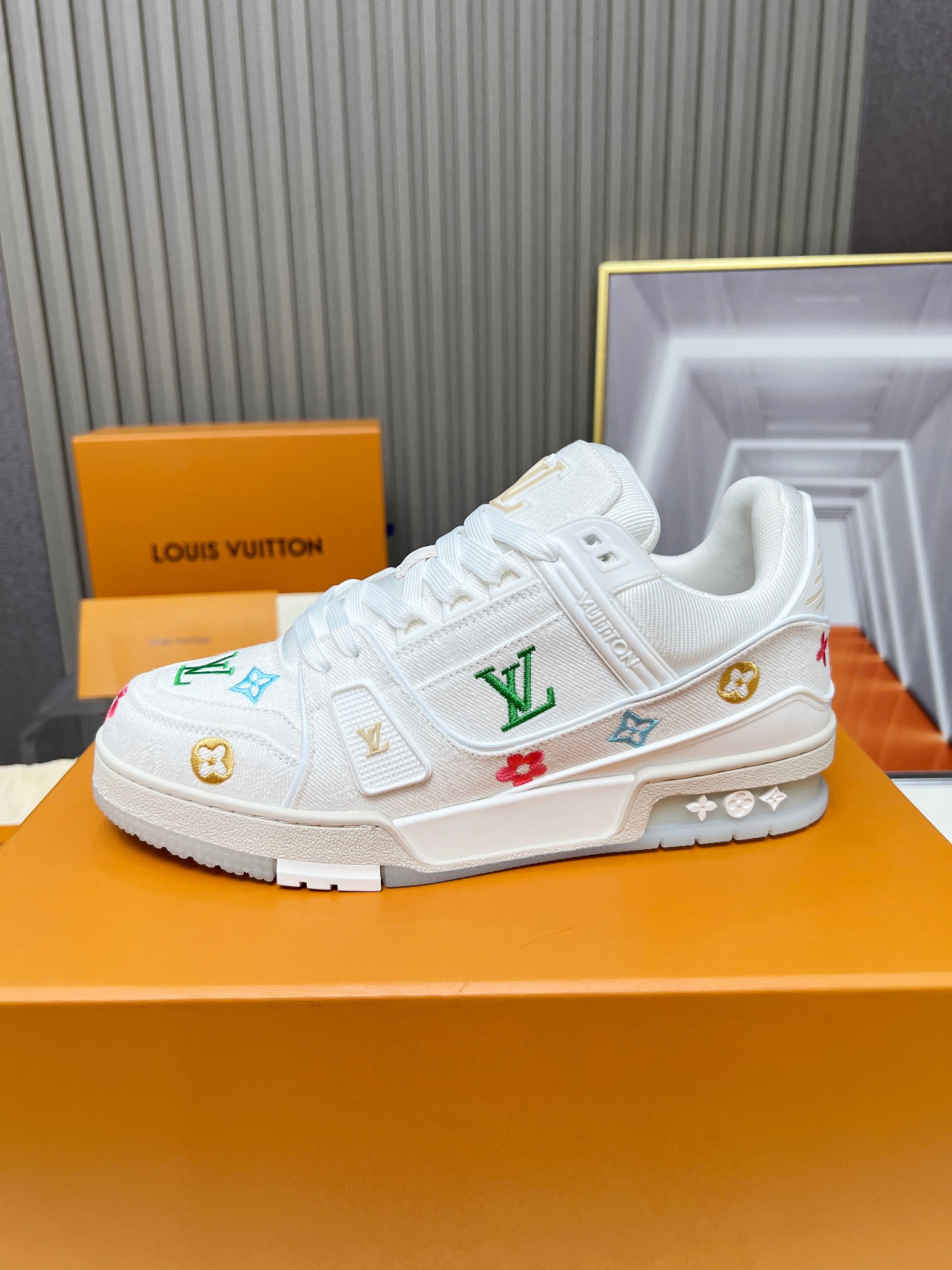 LVShoes
