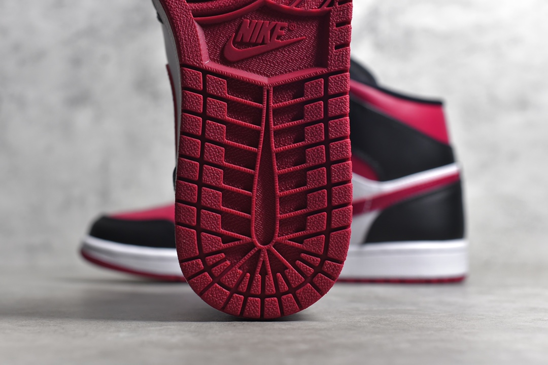 AirJordan1MidSHOES