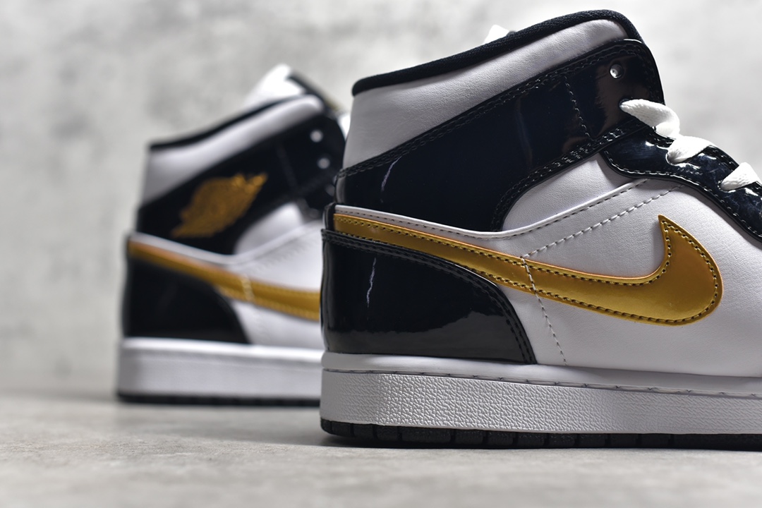 AirJordan1MidSHOES