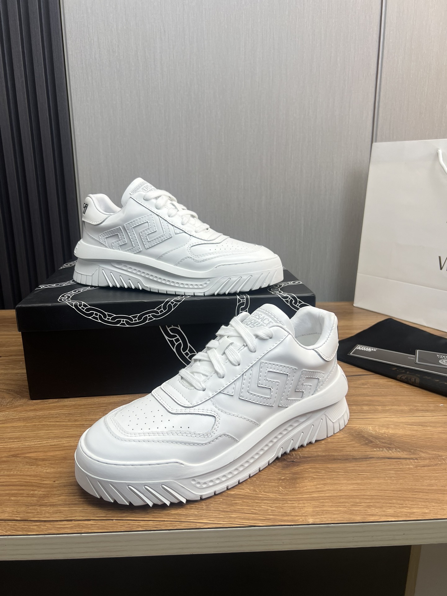 VersaceSHOES