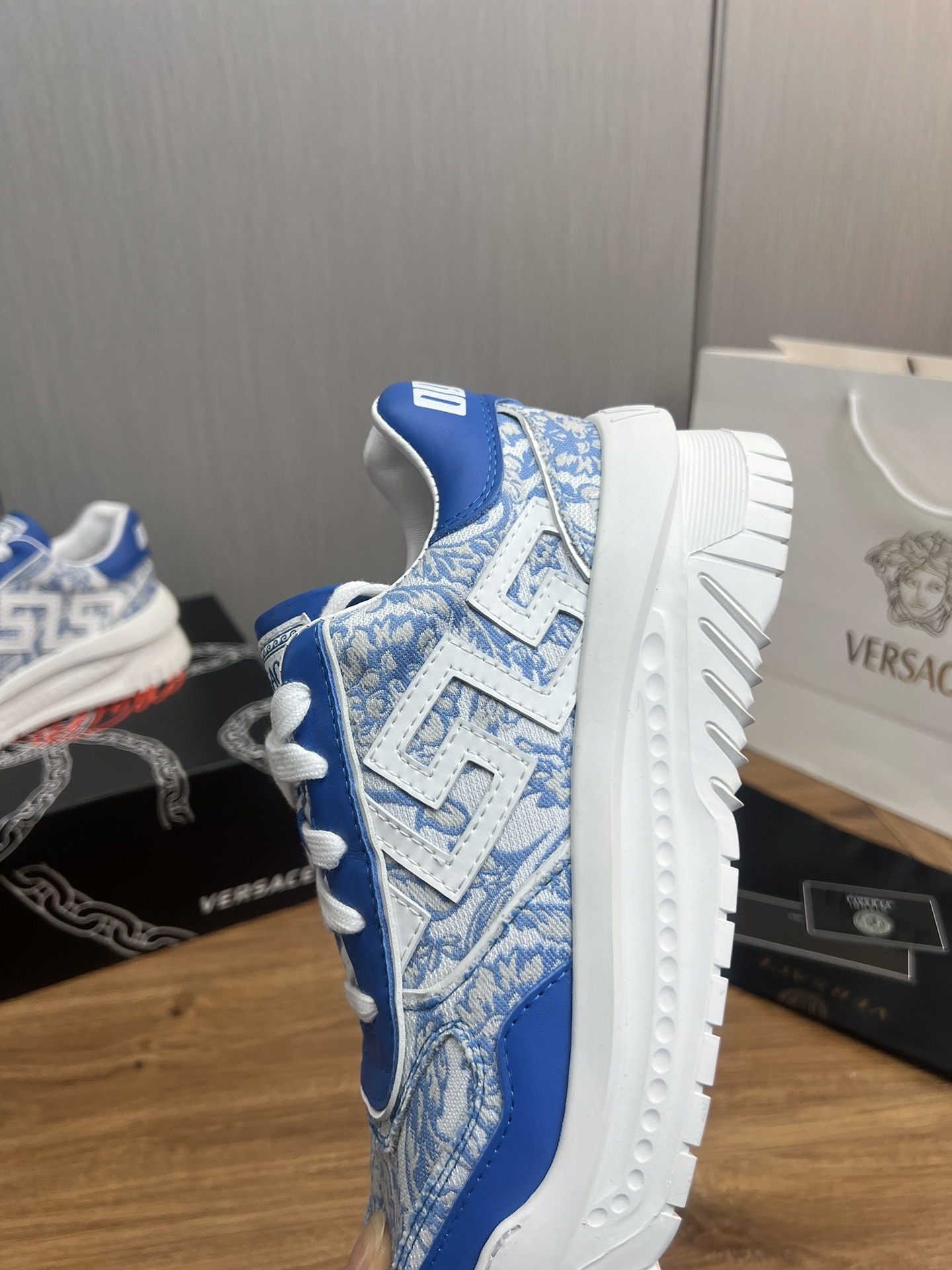 VersaceSHOES