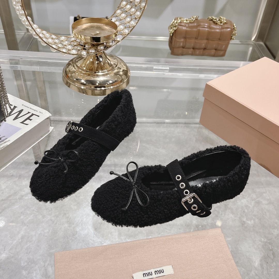 Womens shoes collection