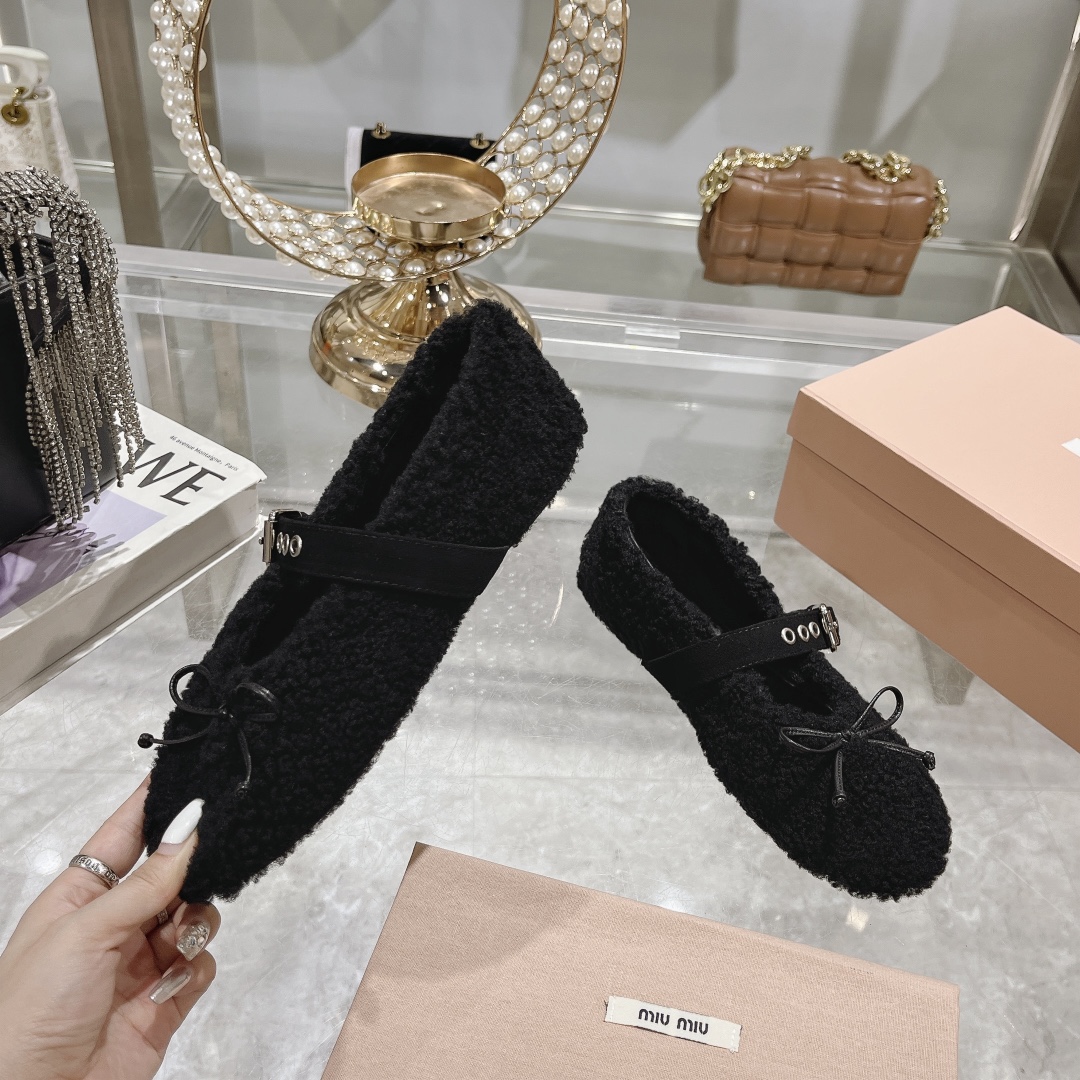 Womens shoes collection