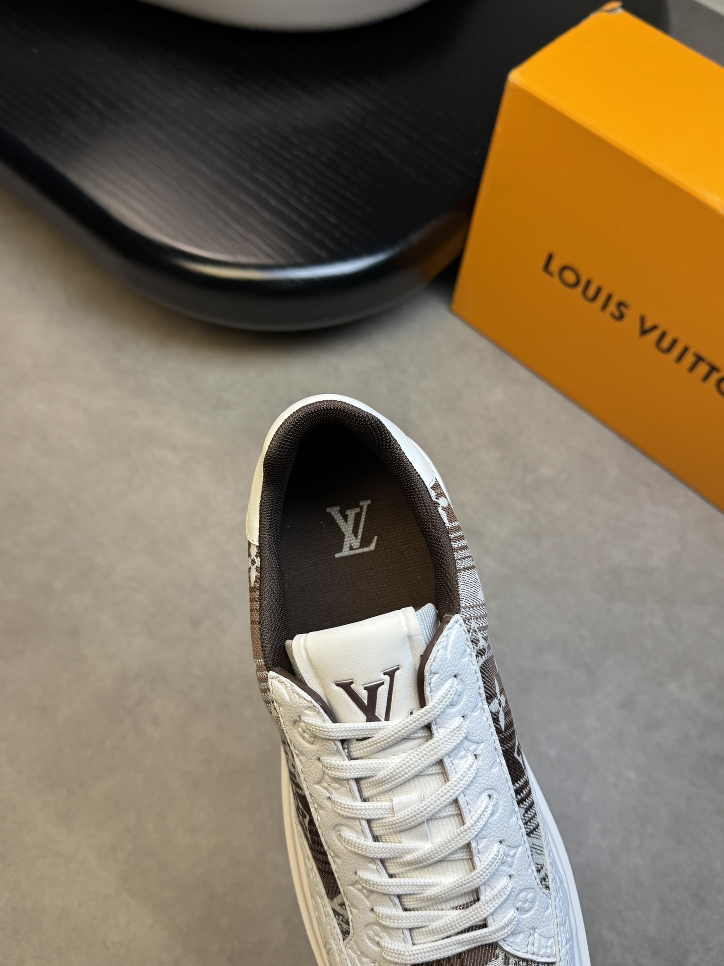 LVShoes