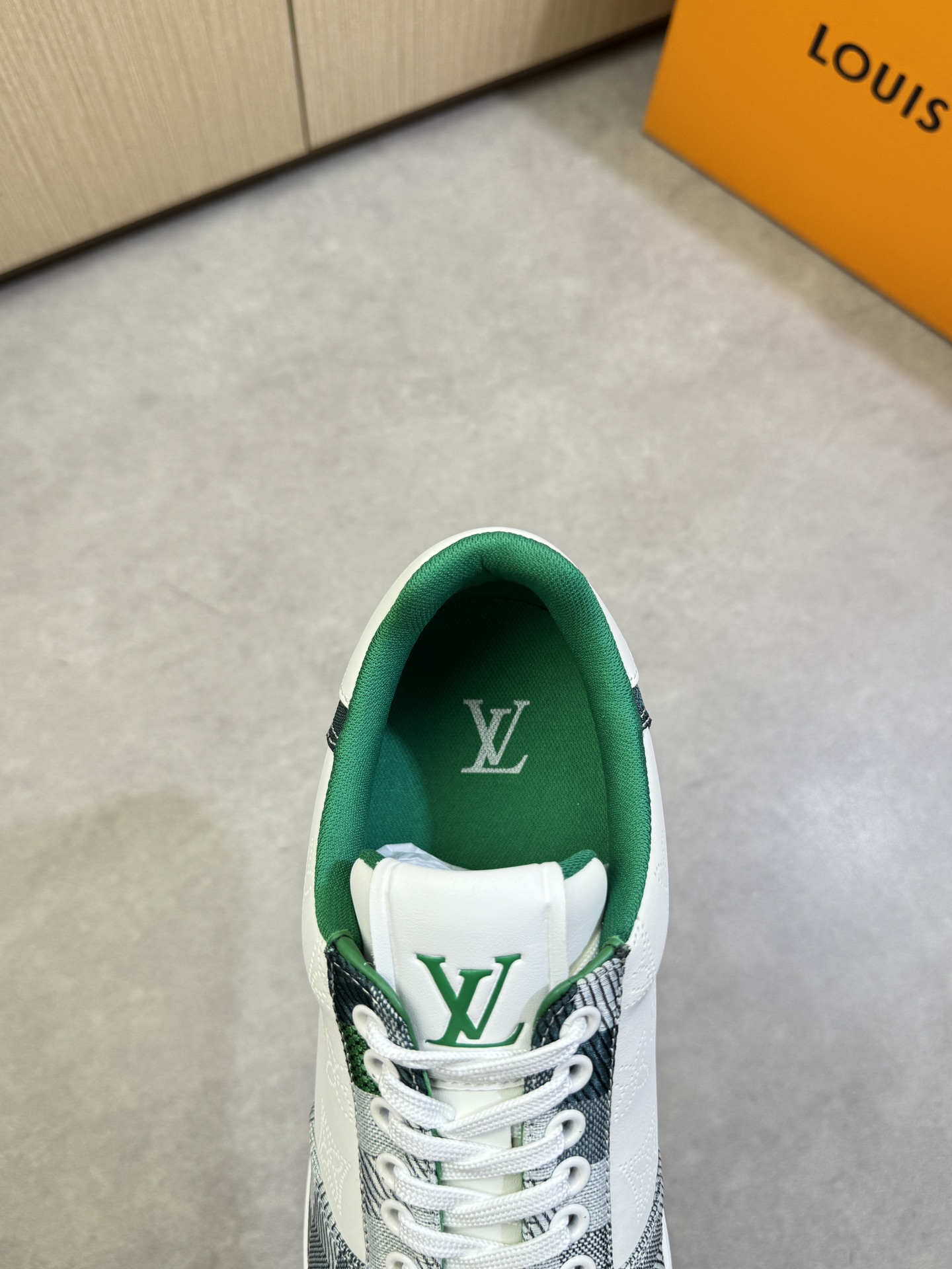 LVShoes