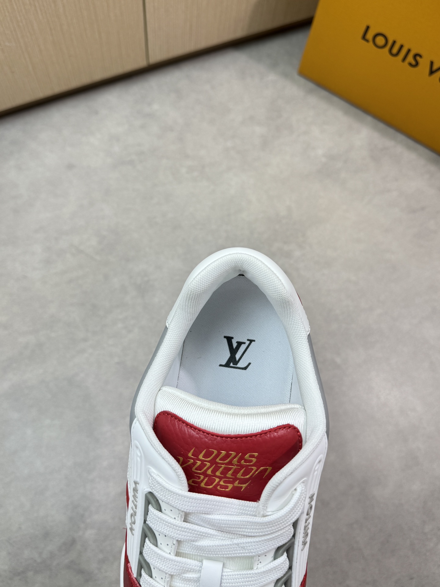 LVShoes