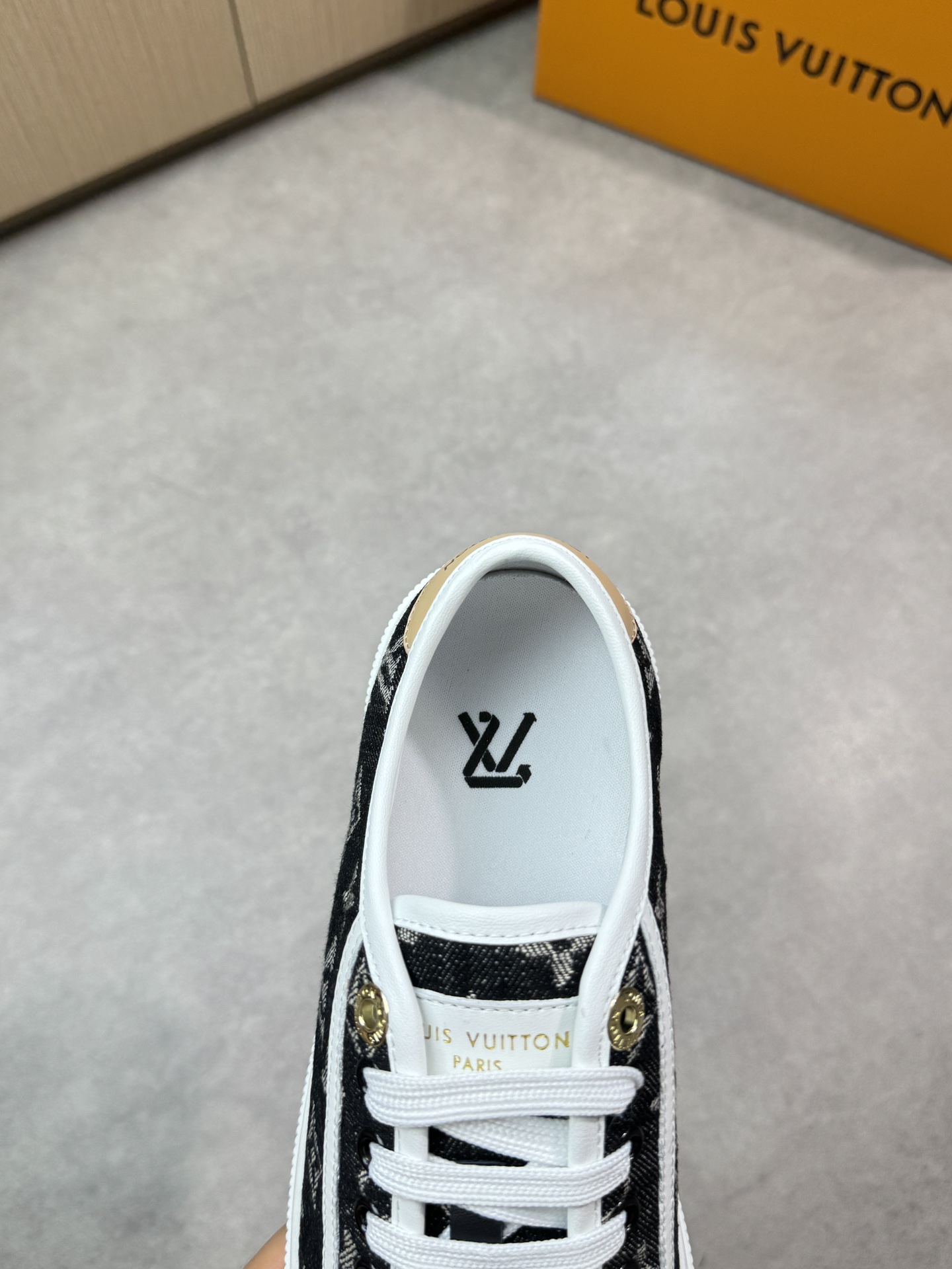 LVShoes