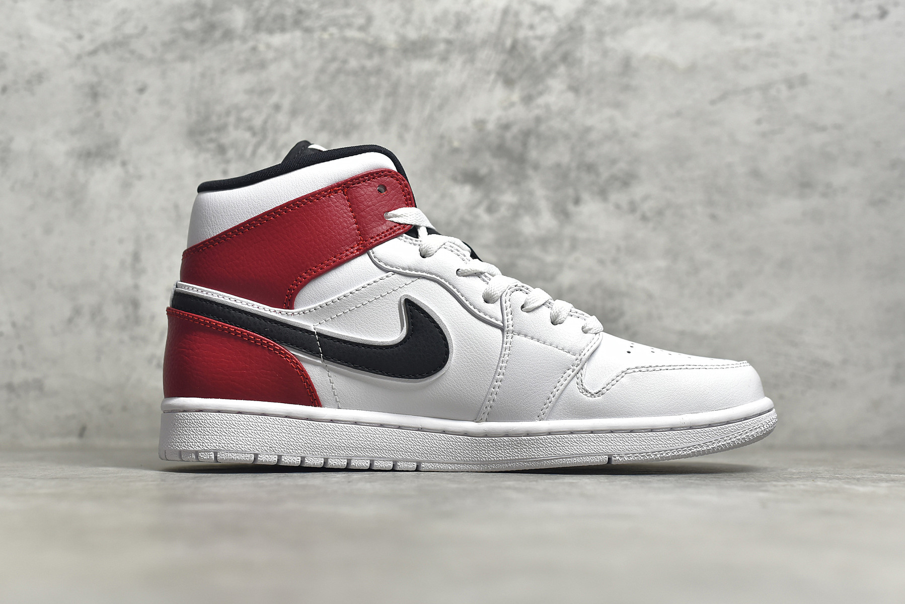 AirJordan1MidSHOES