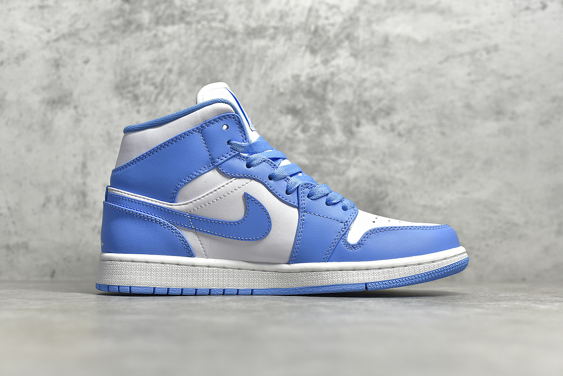 AirJordan1MidSHOES