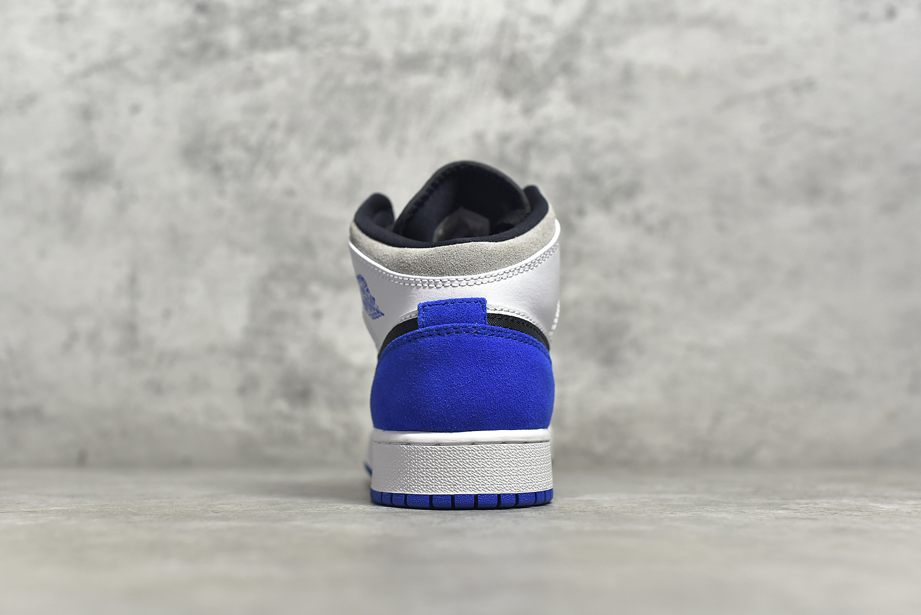 AirJordan1MidSHOES