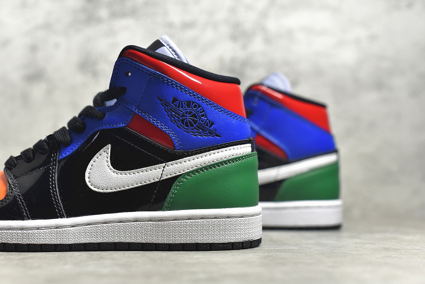 AirJordan1MidSHOES