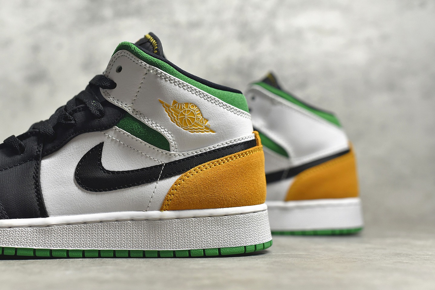 AirJordan1MidSHOES