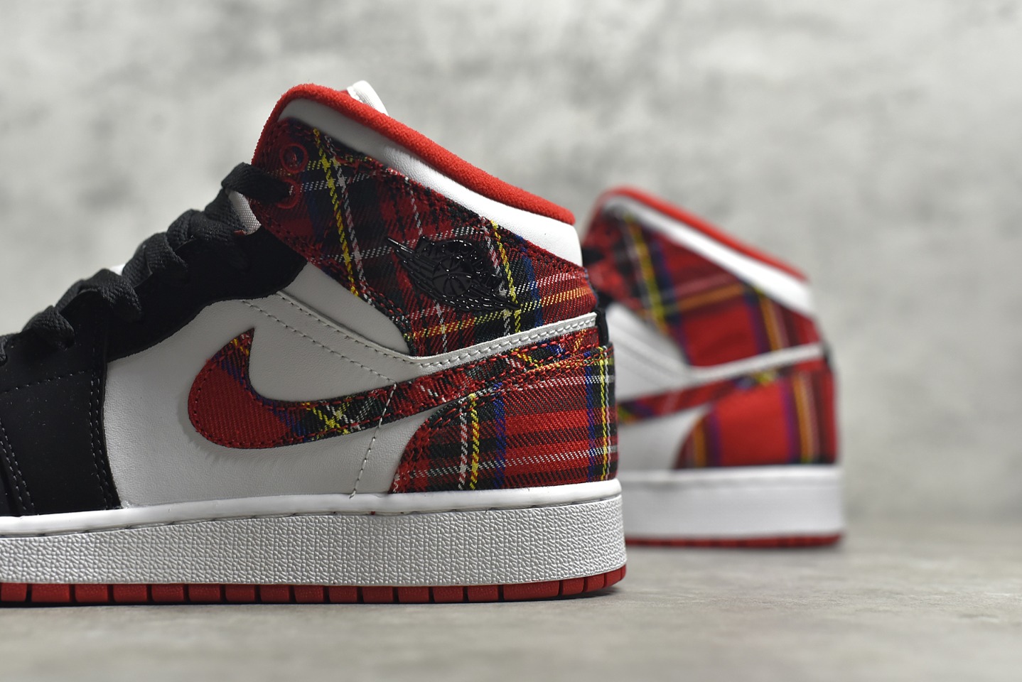 AirJordan1MidSHOES