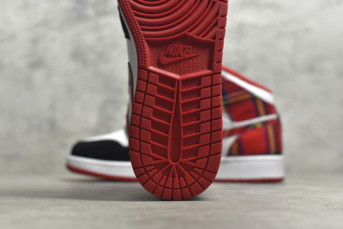AirJordan1MidSHOES