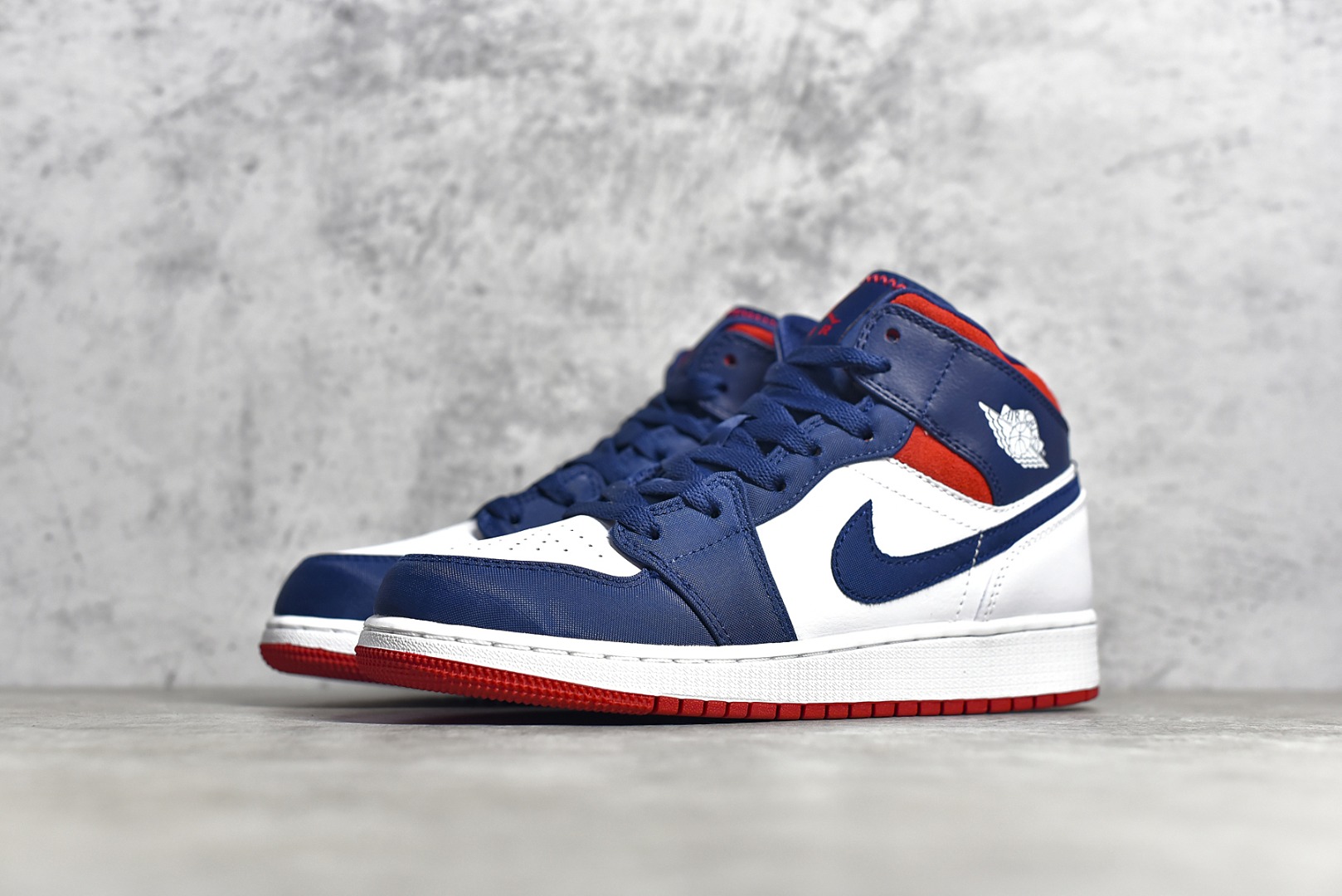 AirJordan1MidSHOES