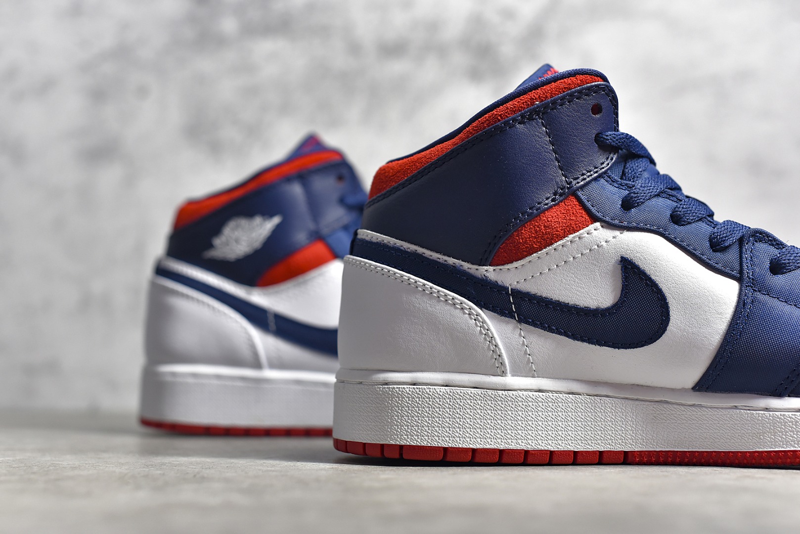 AirJordan1MidSHOES