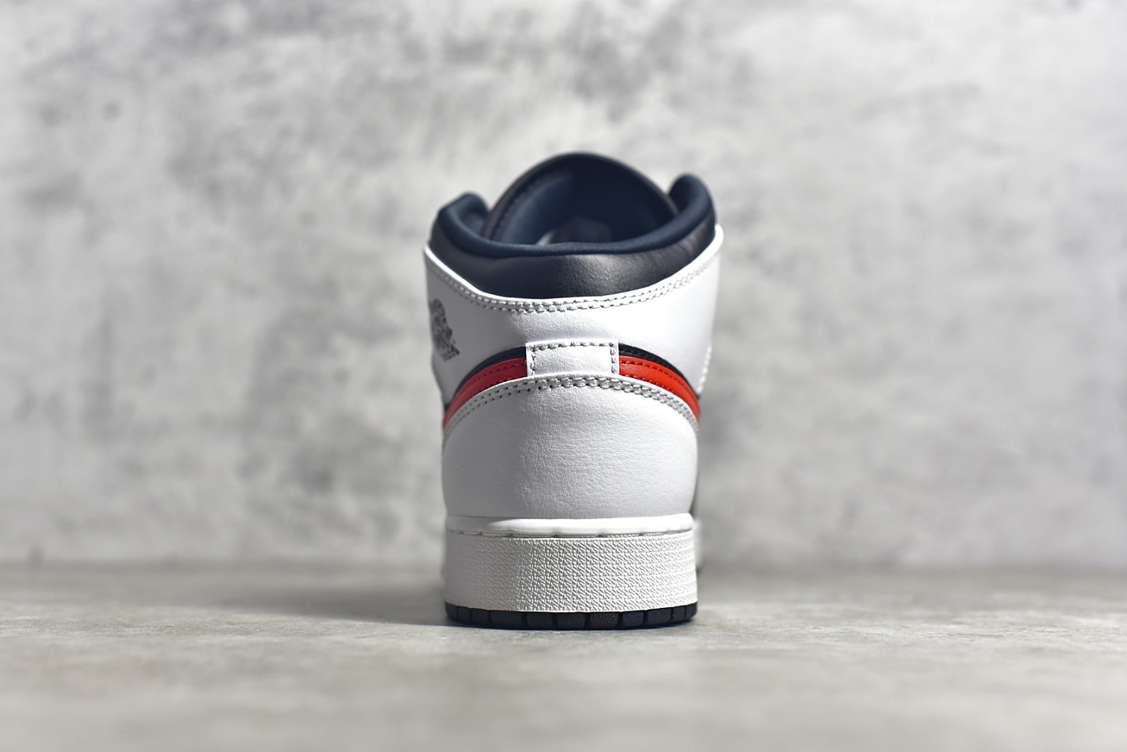 AirJordan1MidSHOES