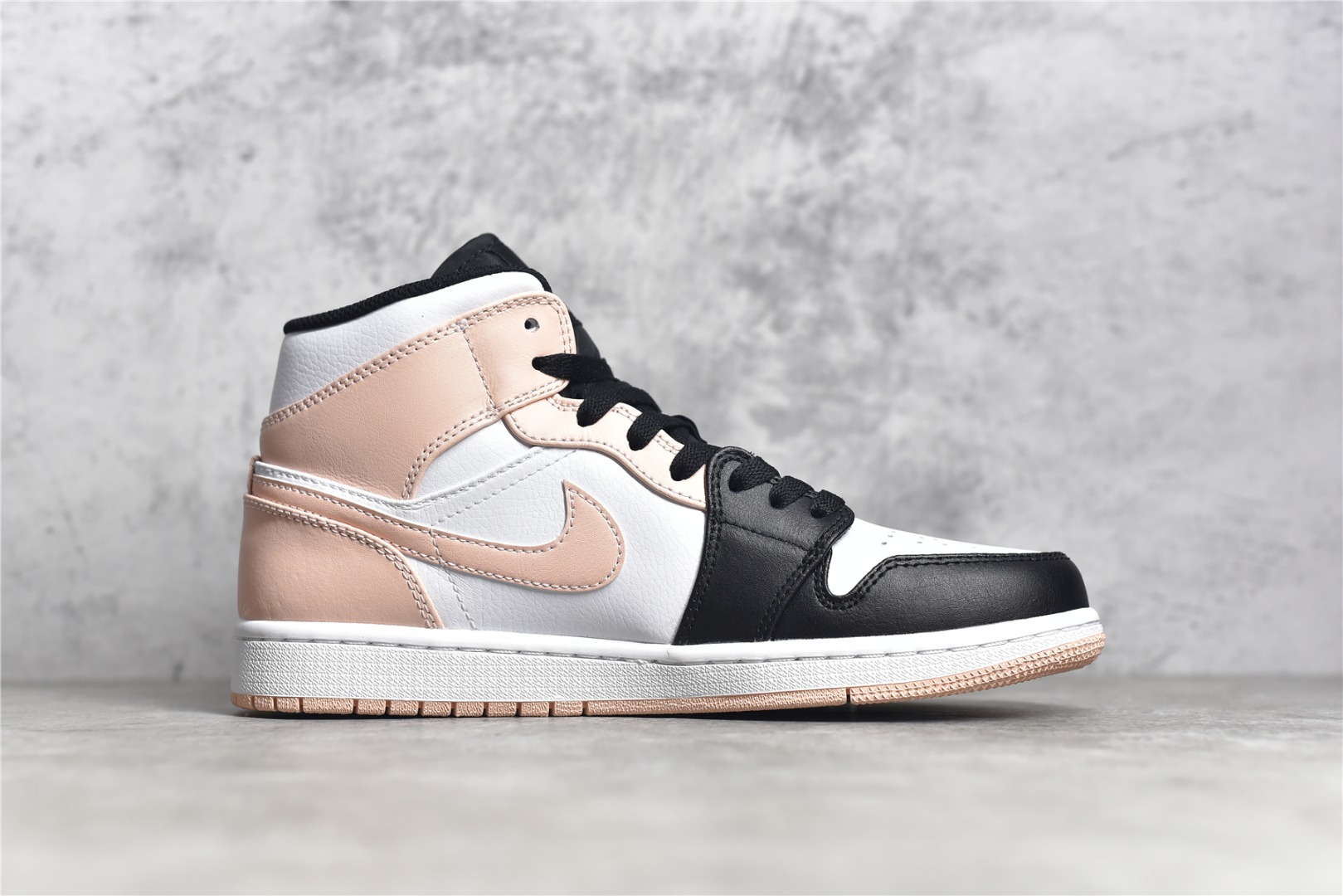 AirJordan1MidSHOES