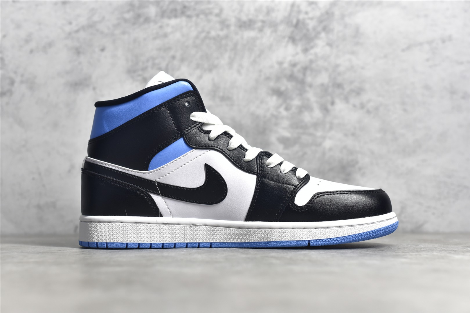 AirJordan1MidSHOES