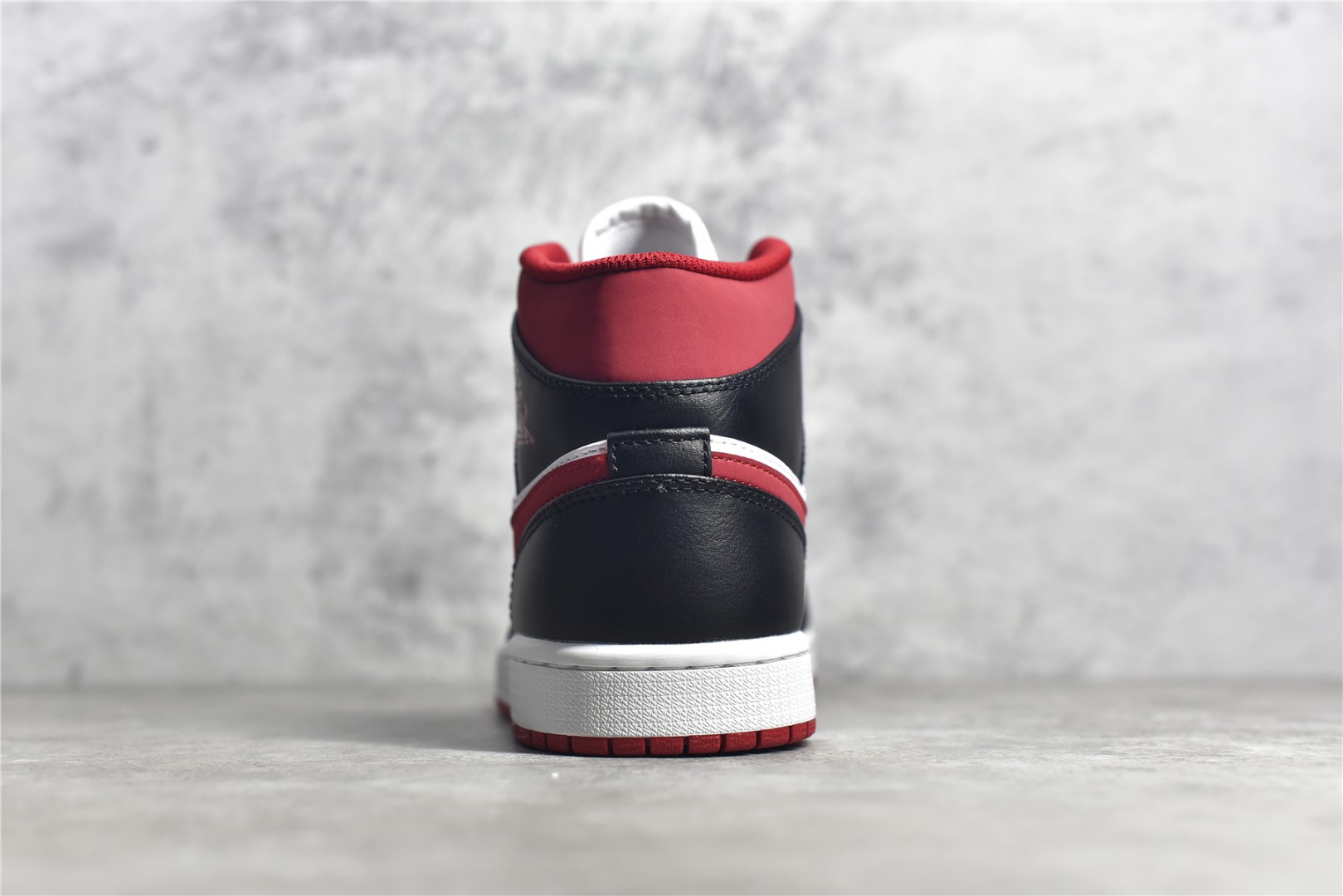 AirJordan1MidSHOES