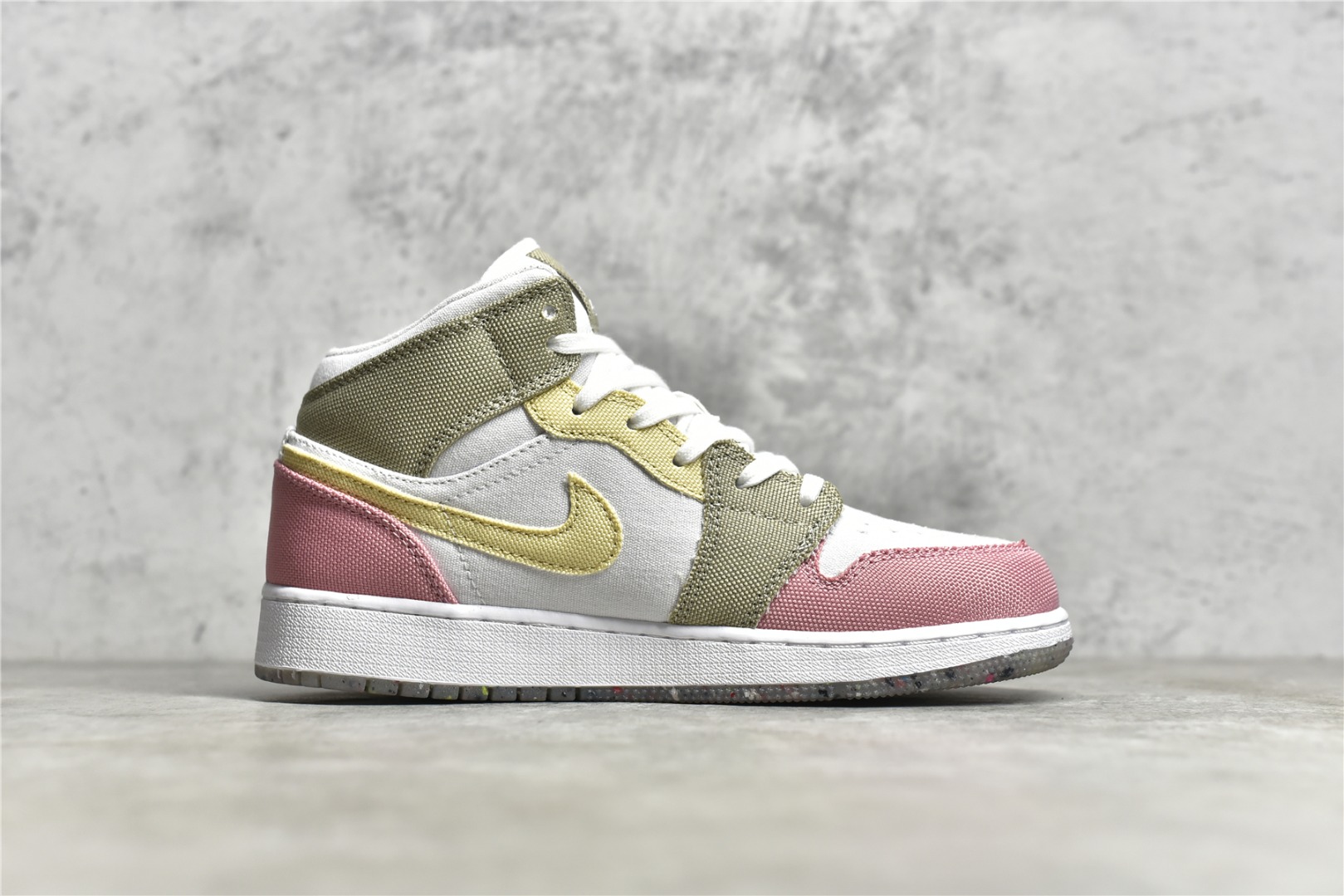 AirJordan1MidSHOES