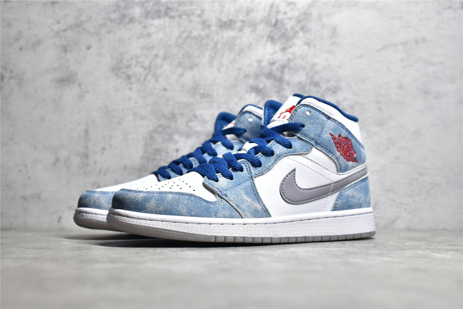 AirJordan1MidSHOES