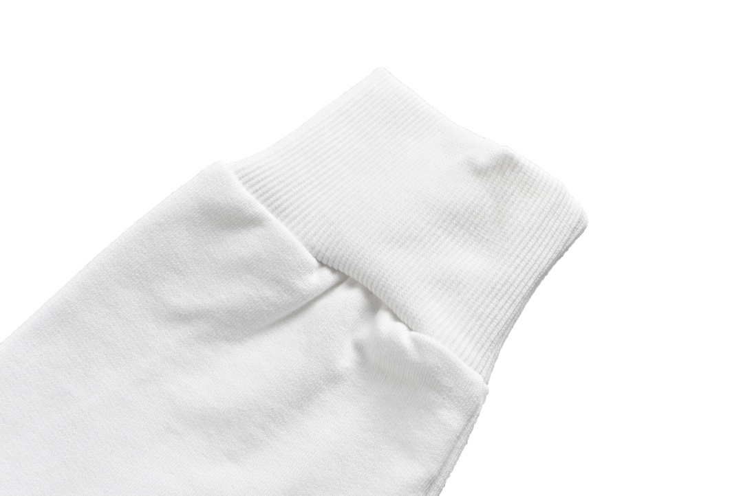 Hoodies & Sweatshirts