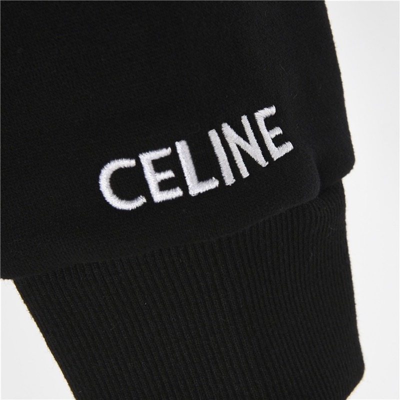 Hoodies & Sweatshirts