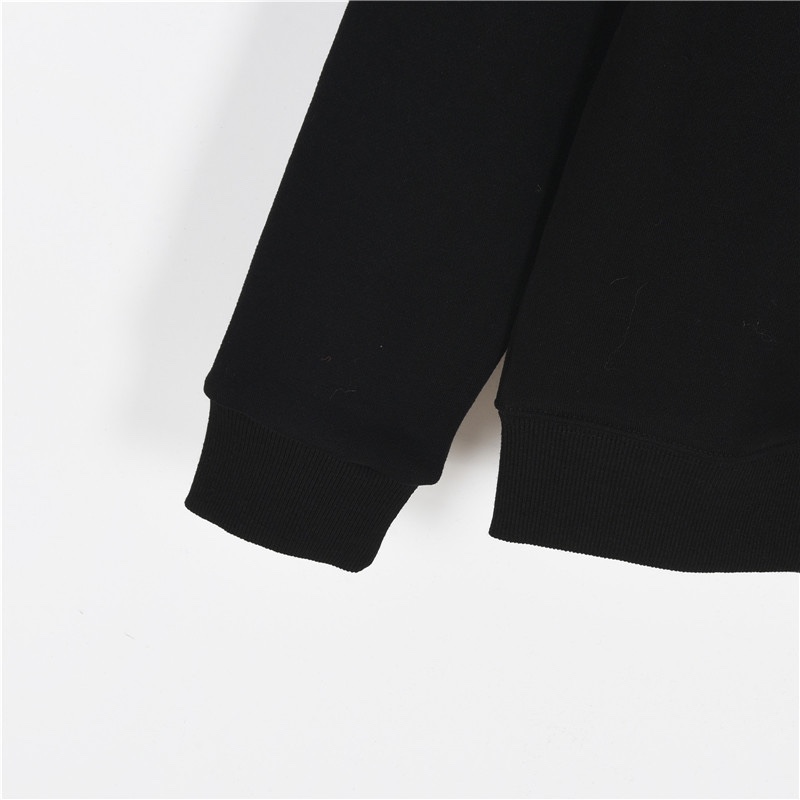 Hoodies & Sweatshirts