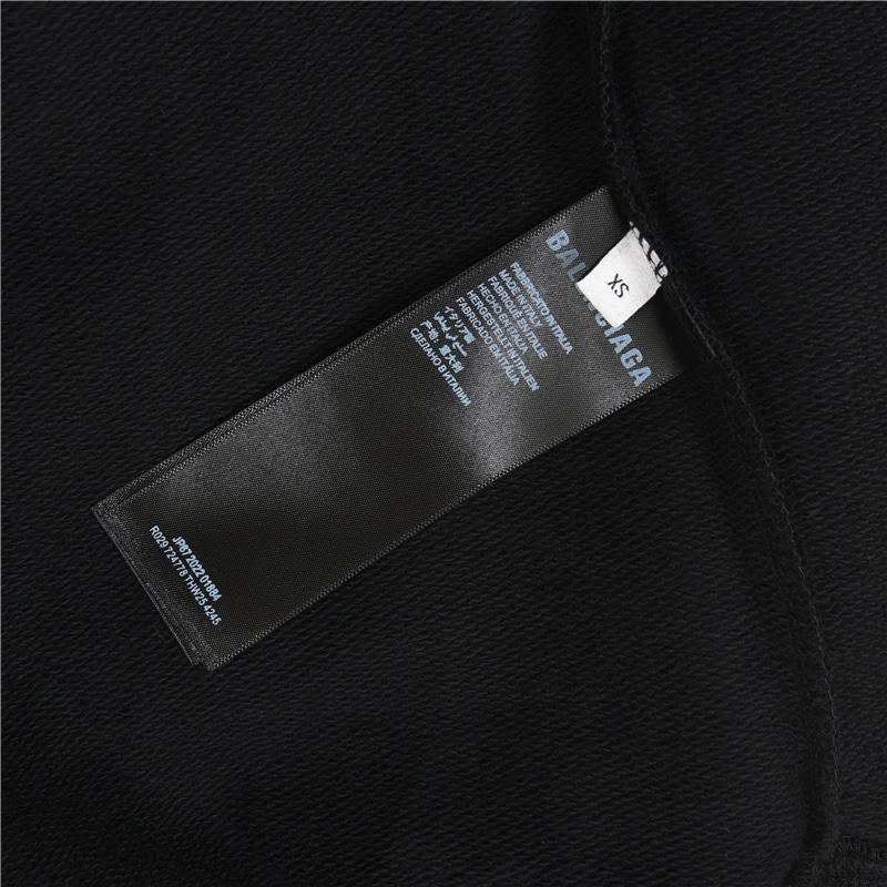 Hoodies & Sweatshirts