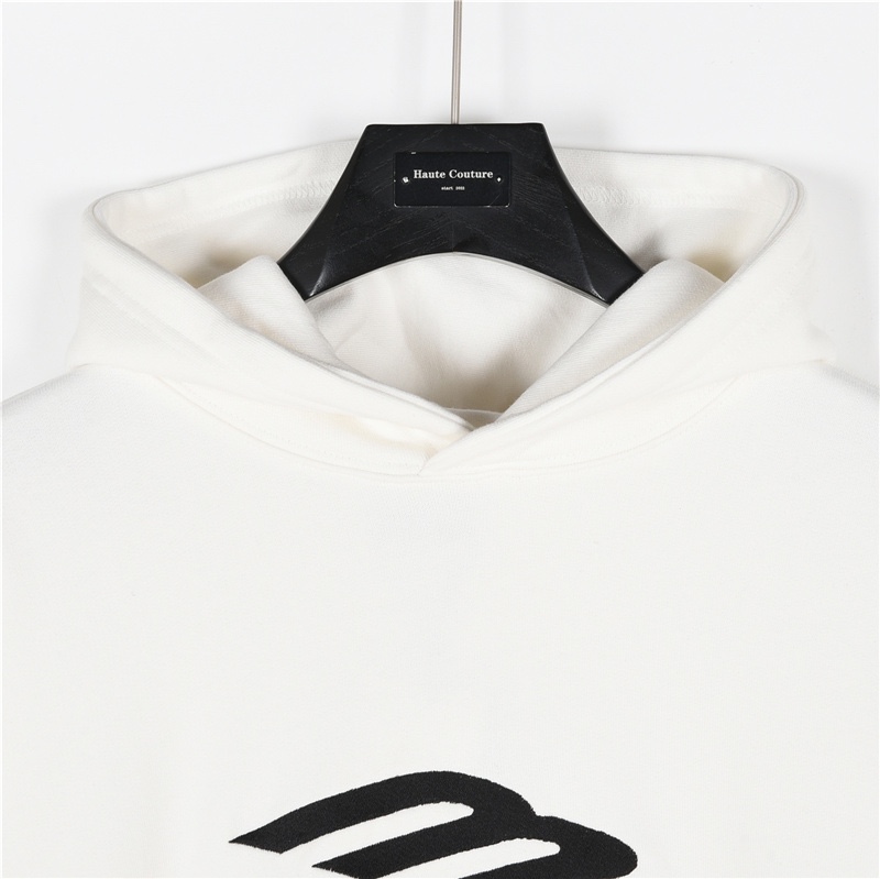 Hoodies & Sweatshirts